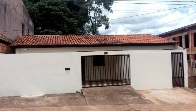 Excelente casa com 2 quarto na avenida comercial do Bosque S. Sebastião DF, NAZ Corretora