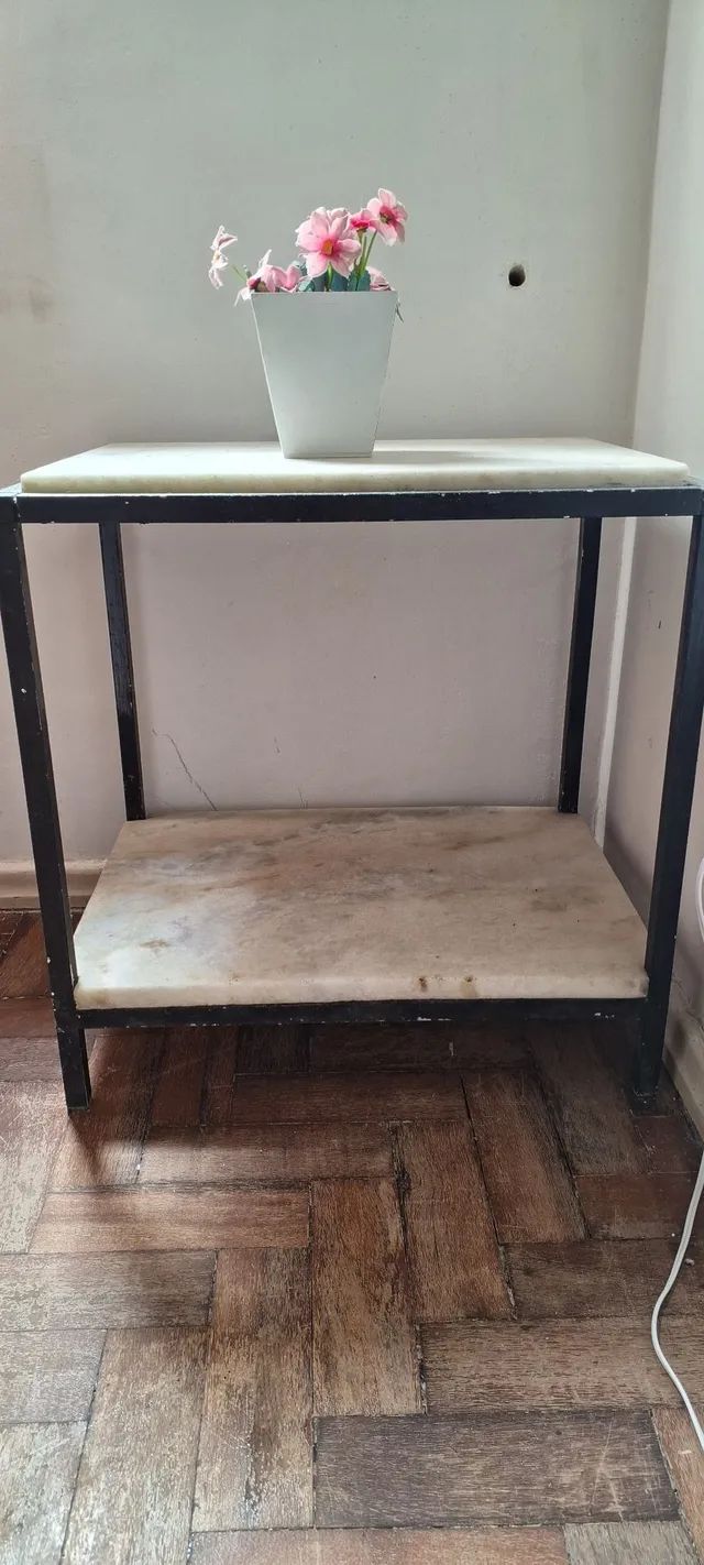 Marble-top coffee table65581378430083121