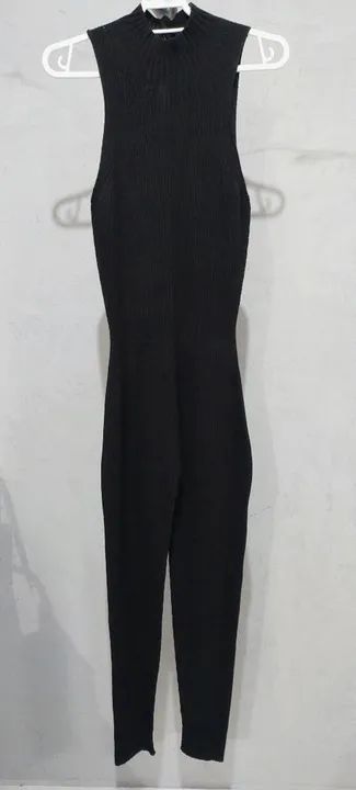 Macacão feminino de lã preto - tamanho P