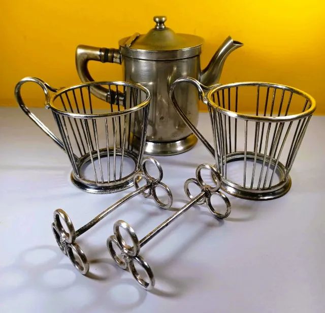 Conjunto Bule dois suportes copos e dois descansos talheres Grand Silver Company 1930   - Foto 5