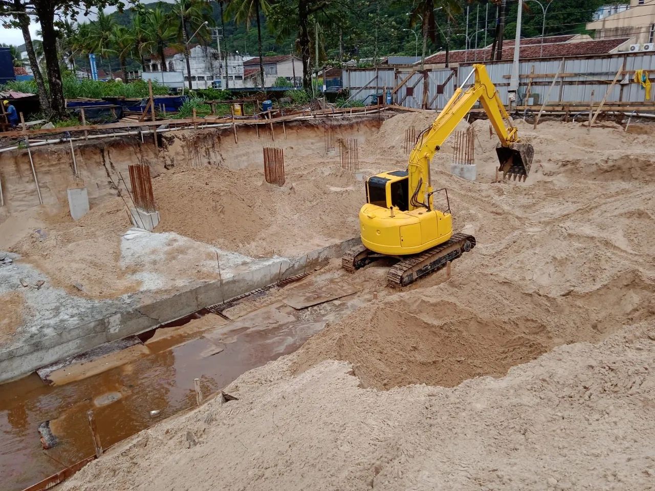 Escavadeira pc komatsu 138 ano 2009 giro zero 13 toneladas - Foto 3