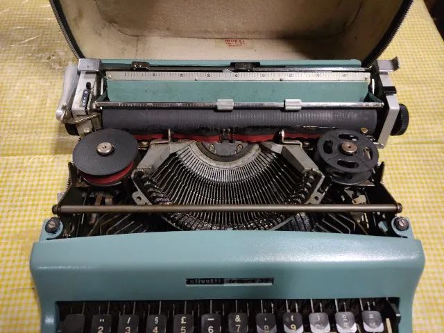 Máquina de escrever Olivetti Lettera 32 - Foto 6