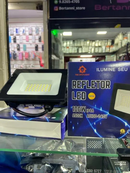Refletor 100W IP 66 6500k iluminar P/ Academia 