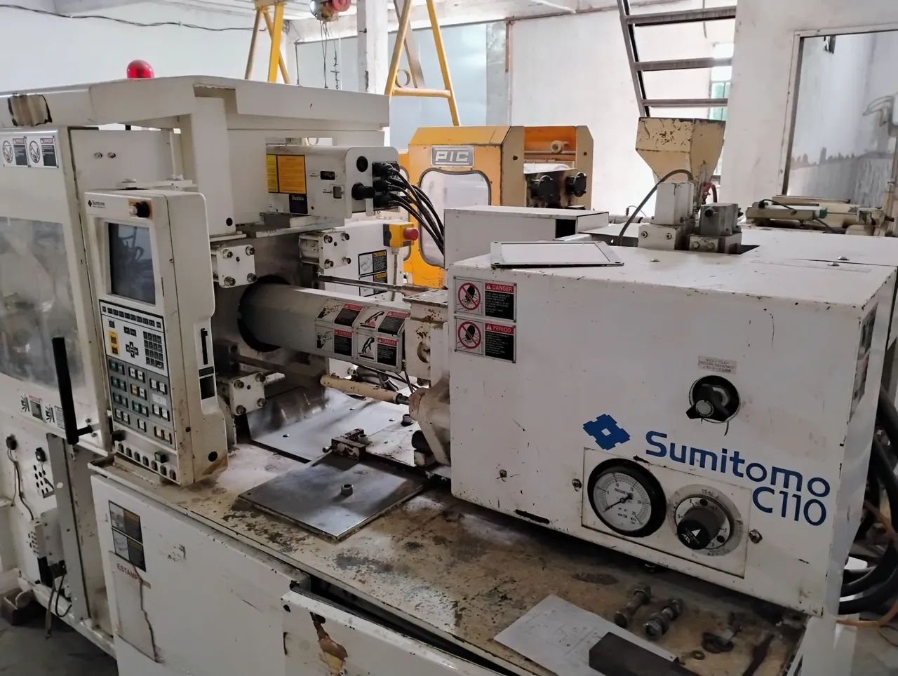 Máquina de Injeção de Plástico Usada - Foto 3