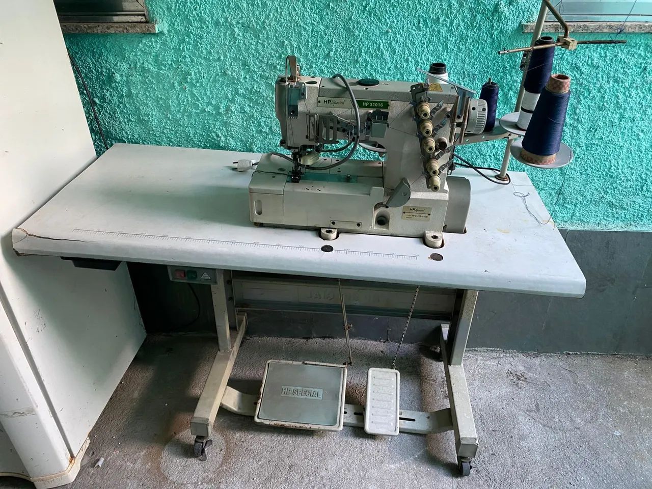 Vendo maquina de costura Indistrial Hp Specil - Foto 2