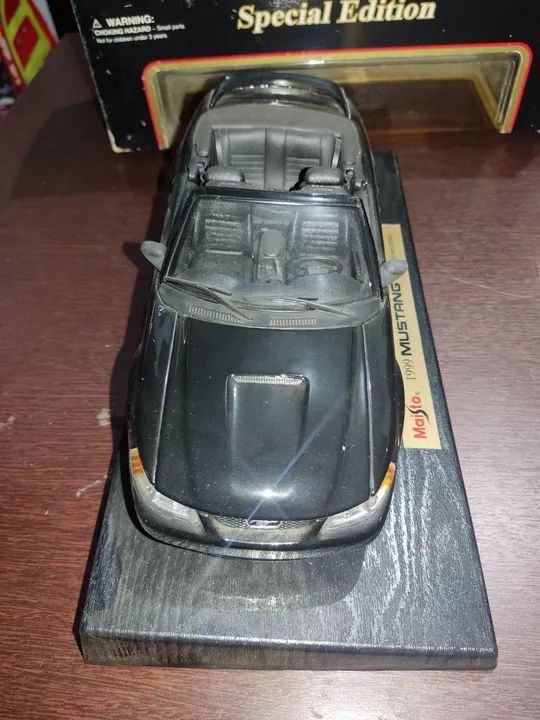 Carro de Brinquedo Ford Mustang GT 1999 - Maisto - Edição Especial - Foto 4