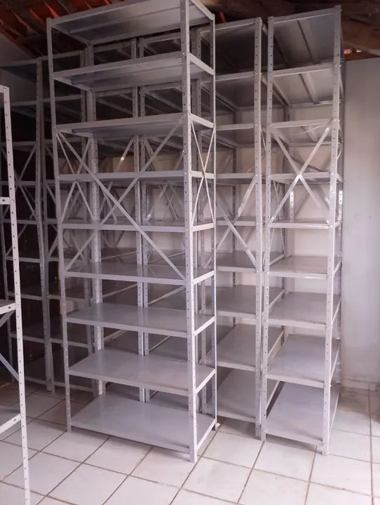 Estantes semi novas p estoque 480 a unidade  - Foto 3
