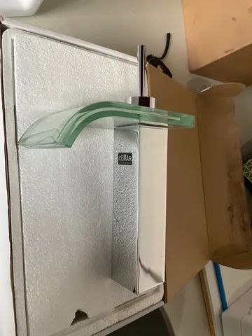 Vende-se Torneira Lavatório Monocomando Quadrada - Foto 3