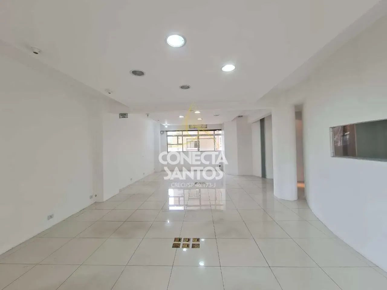 Vende-se Conjunto Comercial com 7 salas em Santos