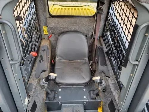 Mini Carregadeira New Holland L175 2012 - Foto 4