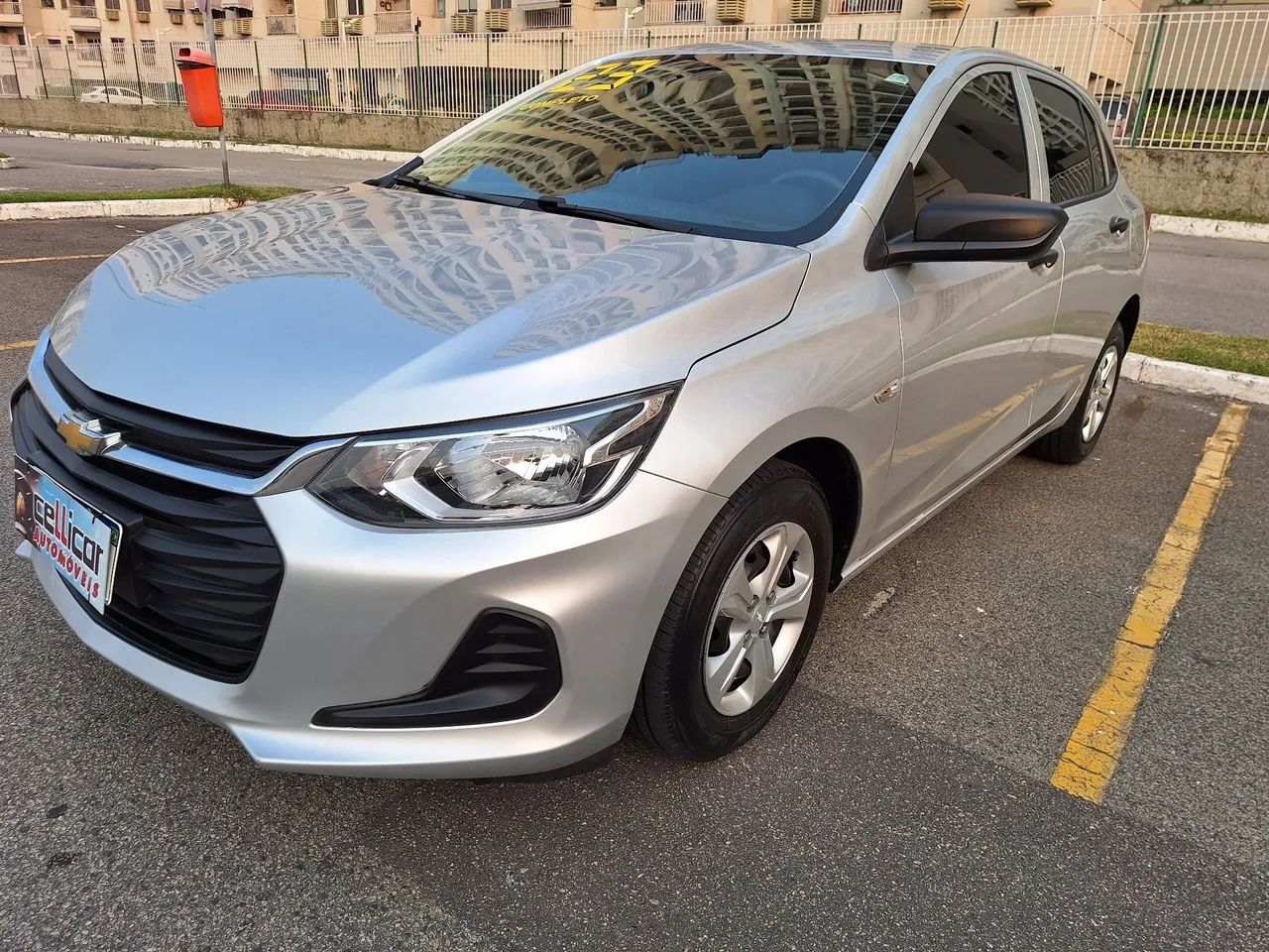 Chevrolet Onix Novo troco e financio aceito carro ou moto maior ou menor valor 