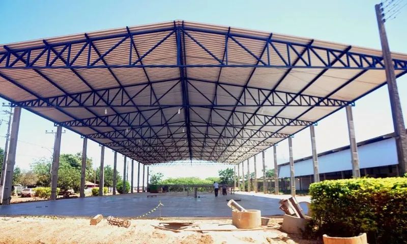 Fabricação de treliças metálicas e Galpões