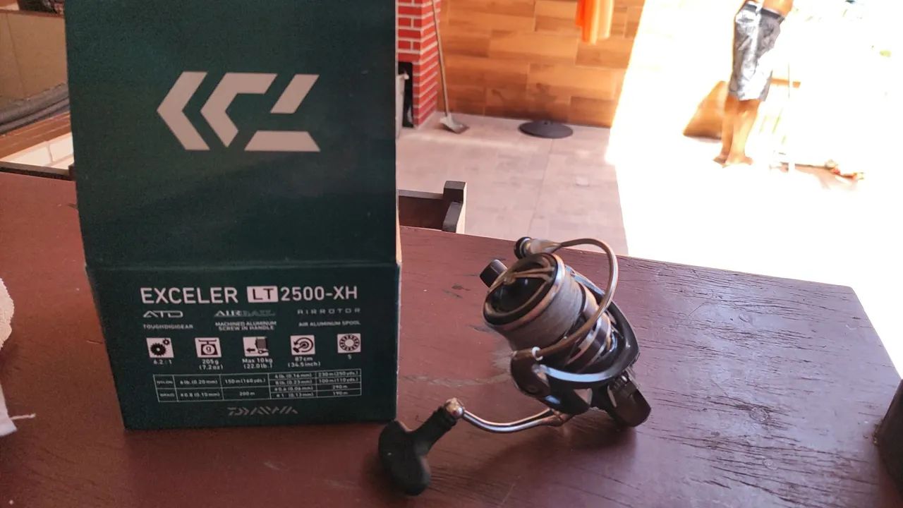Vendo kit pesca. Vara , molinete daiwa e isca artificial