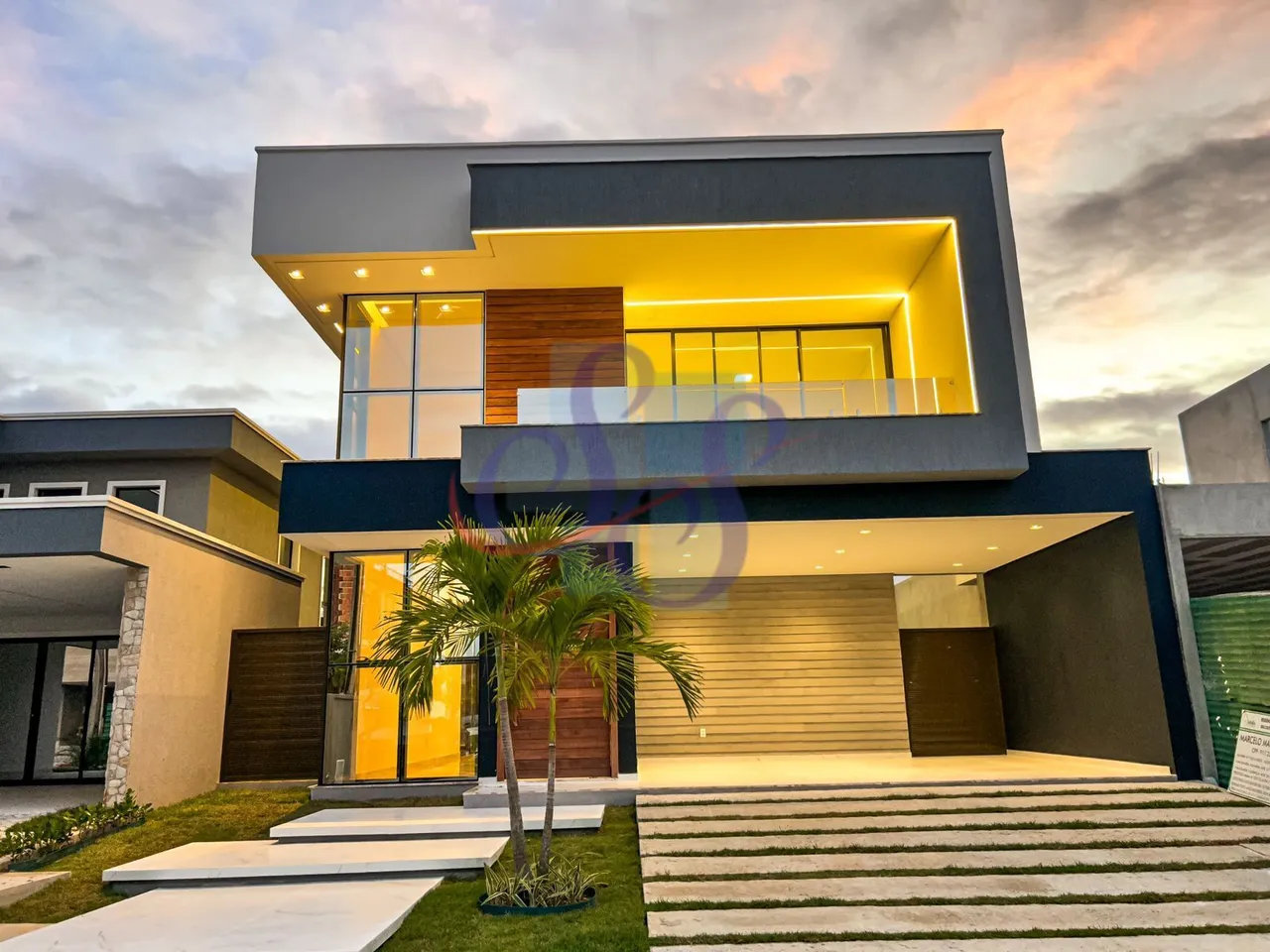 Casa de alto padrão com 5 suítes na Cidade Alpha