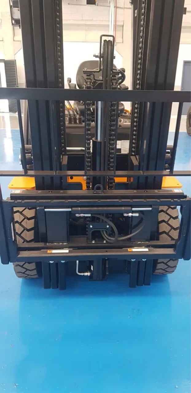 EMPILHADEIRA HANGCHA CPQD25 DIESEL ZERO ! TRIPLEX COM DESLOCADOR  - Foto 6