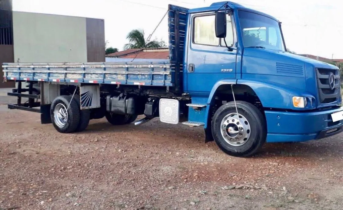 Mb atron 1319 4x2/carroceria/2014