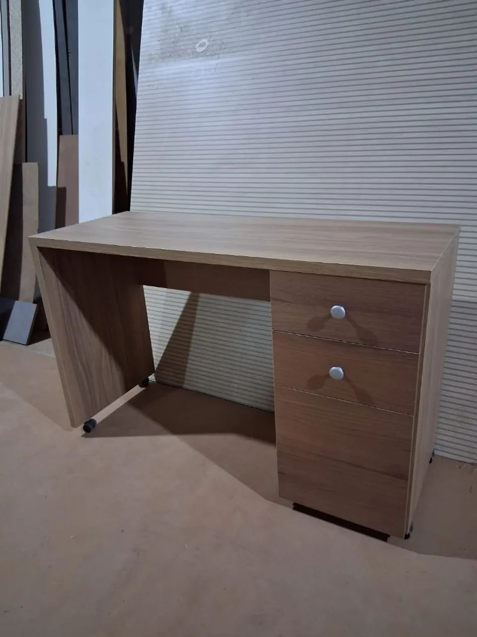 Escrivaninha nova 100%MDF - Foto 3