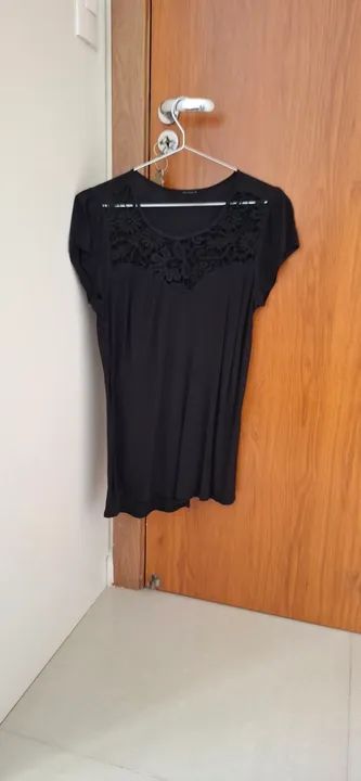 Blusa Preta com Detalhes - Foto 4