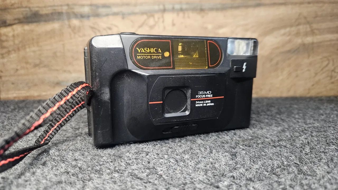 Camera analógica yashica em perfeito estado 