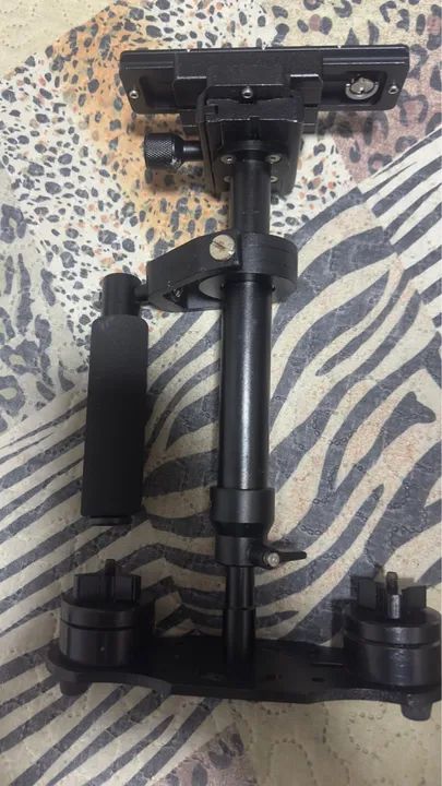 Estabilizador de câmera profissional - Foto 2