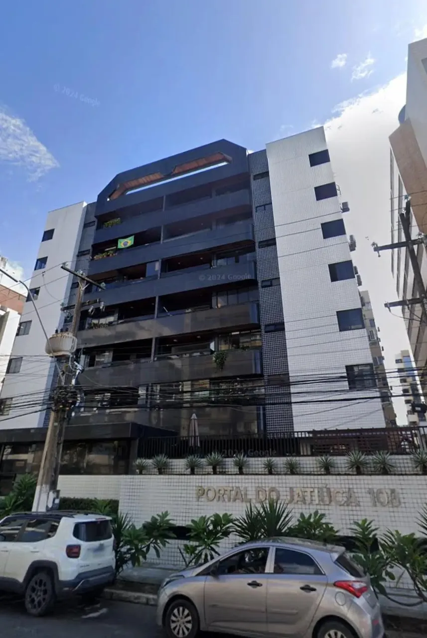 Imóvel para aluguel possui 170 metros quadrados com 4 quartos em Ponta Verde - Maceió - AL
