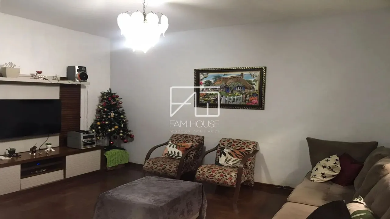 Espetacular Casa à Venda em Milionários - BH