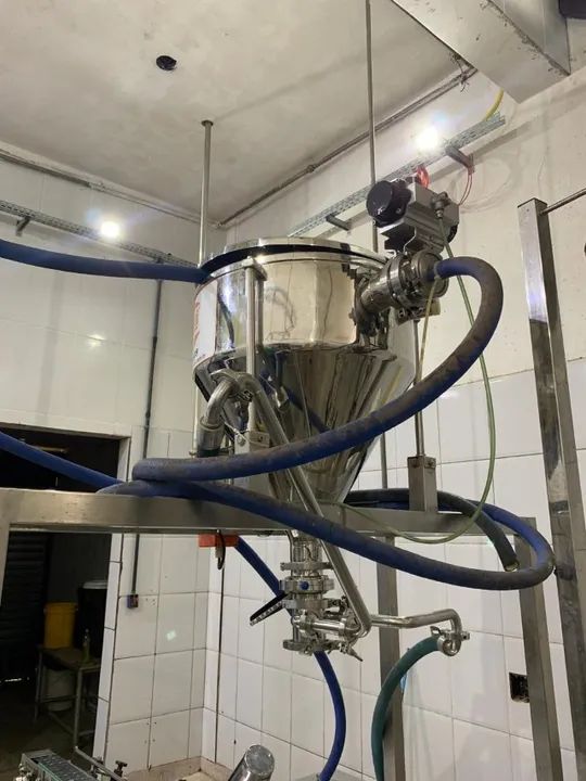 Unidade para Envase de Garrafas M 100 Analógica, mais ferramenta pneumática para fechament - Foto 2