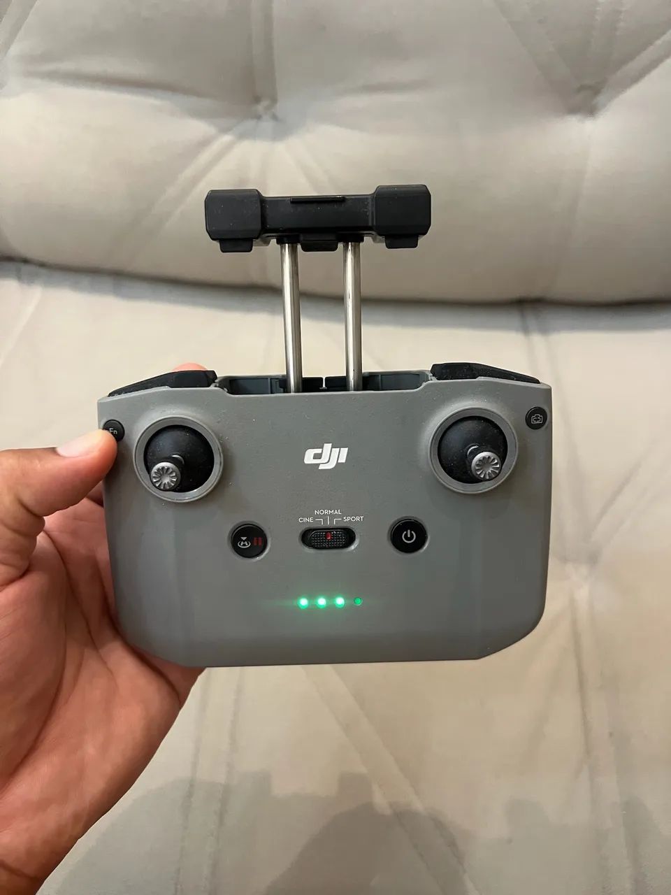 Drone DJI Neo | 3 Baterias, HUB de carregamento, Controle e Hélices reserva | Novo |  - Foto 3