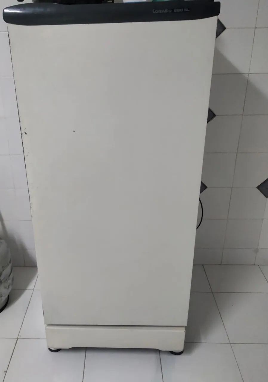 Geladeira antiga Consul 280L
