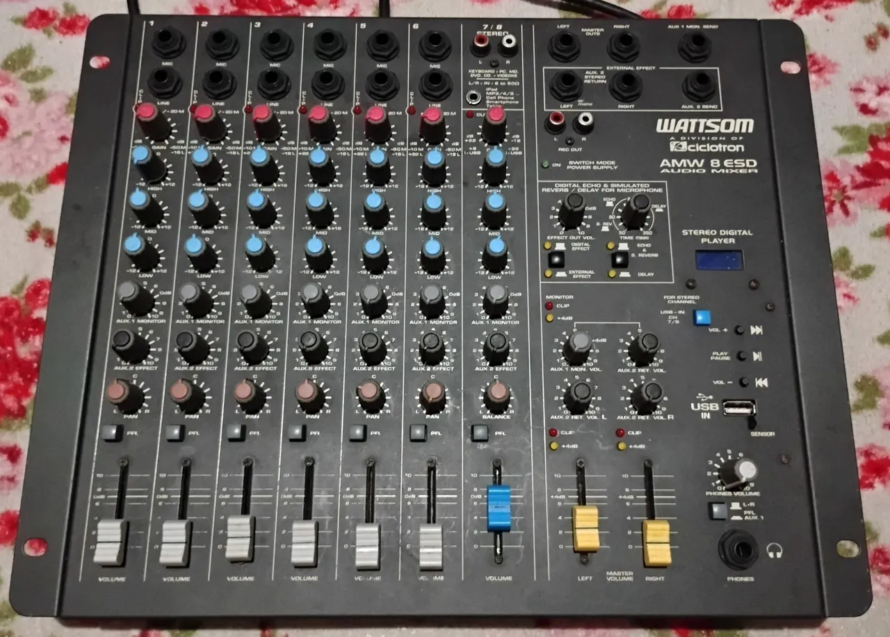 Mesa de Som Wattsom AMW 8 Canais ESD - Perfeita!