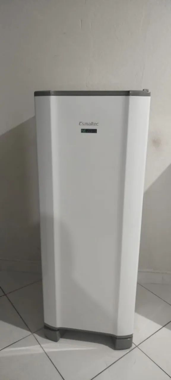 Geladeira Esmaltec