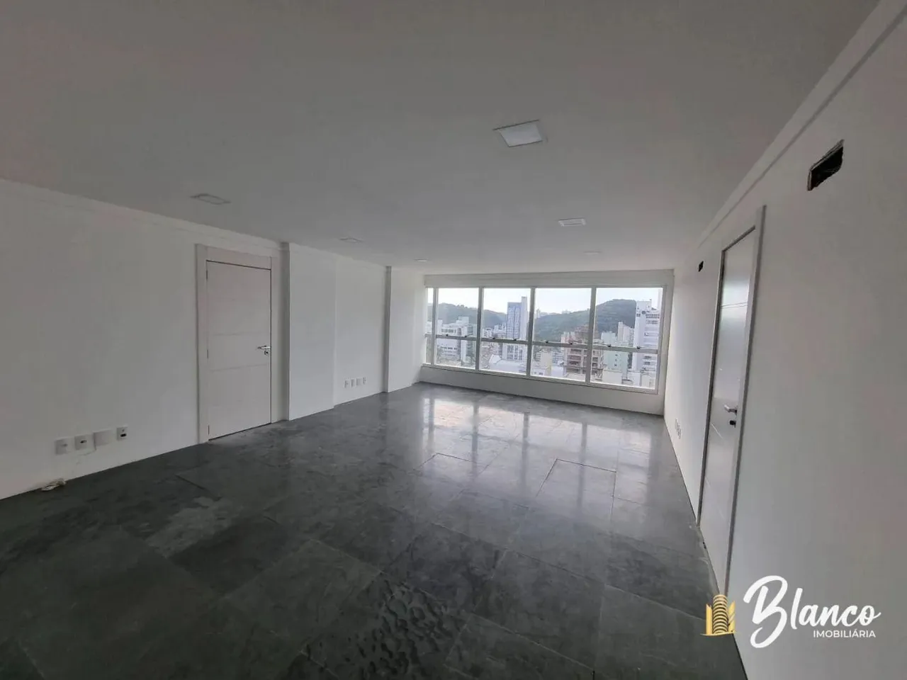 Sala para alugar, 43 m² por R$ 4.150/mês - Pioneiros - Balneário Camboriú/SC