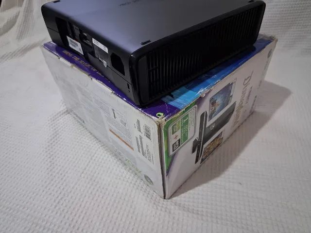 T XBOX 360 SLIM CAIXA SERIAL BATE DISNEY - Foto 2