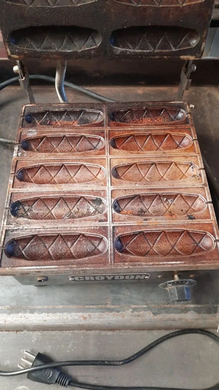 Crepeira Elétrica Croydon 10 Cavidades 110 volts bem conservada - Foto 5