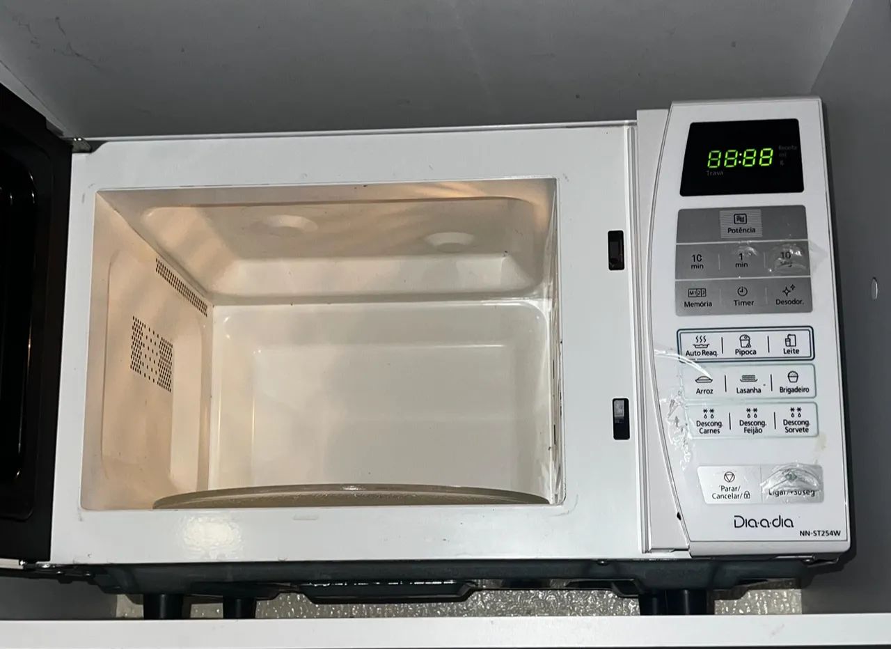 Micro-ondas Dia-a-dia NN-ST254W