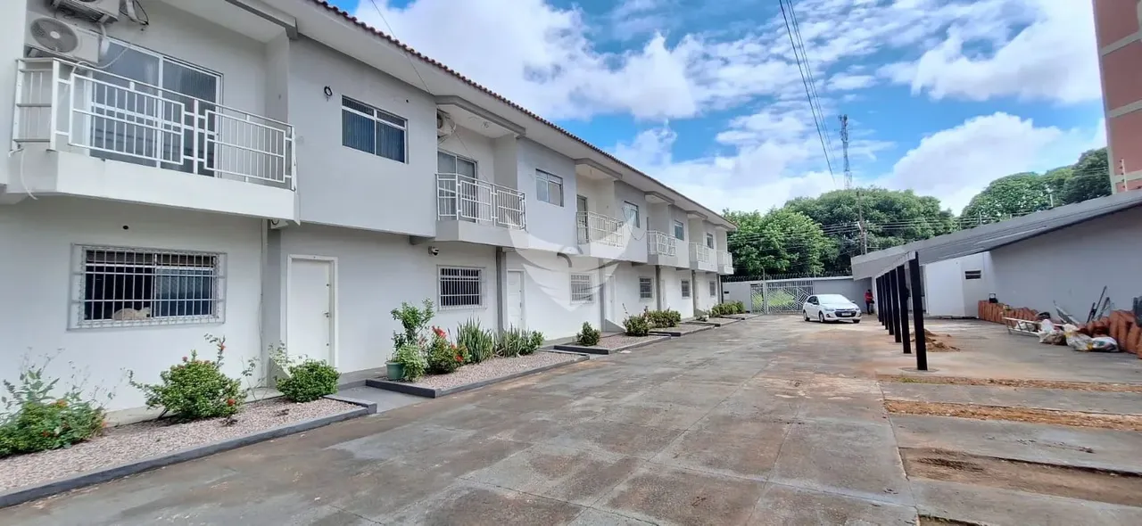 Excelente sobrado com ótima localização