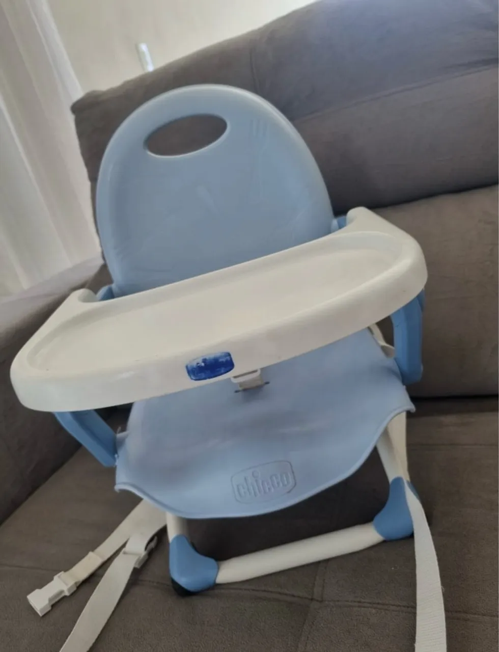 Cadeira Infantil Chicco Azul com Bandeja