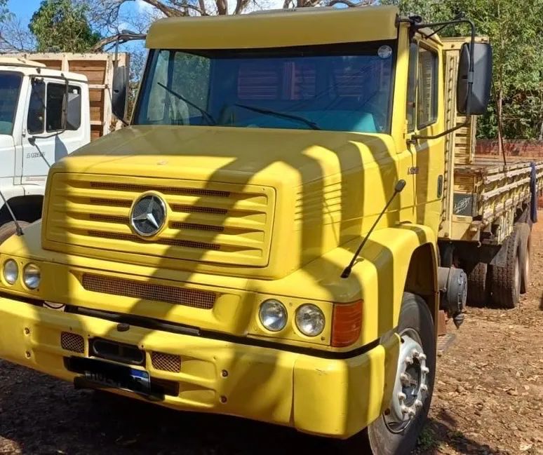 Caminhão Mercedes-Benz 1620  - Foto 3