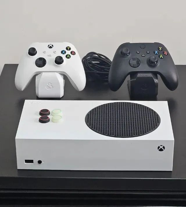 Xbox Series S -semi novo -jogos+Pilha recarregável: 3 meses de uso ...