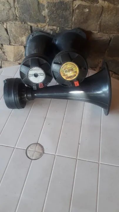 03 cornetas un. 75,00 e 04 alto-falantes de 12 polegadas un. 139,00. - Foto 4