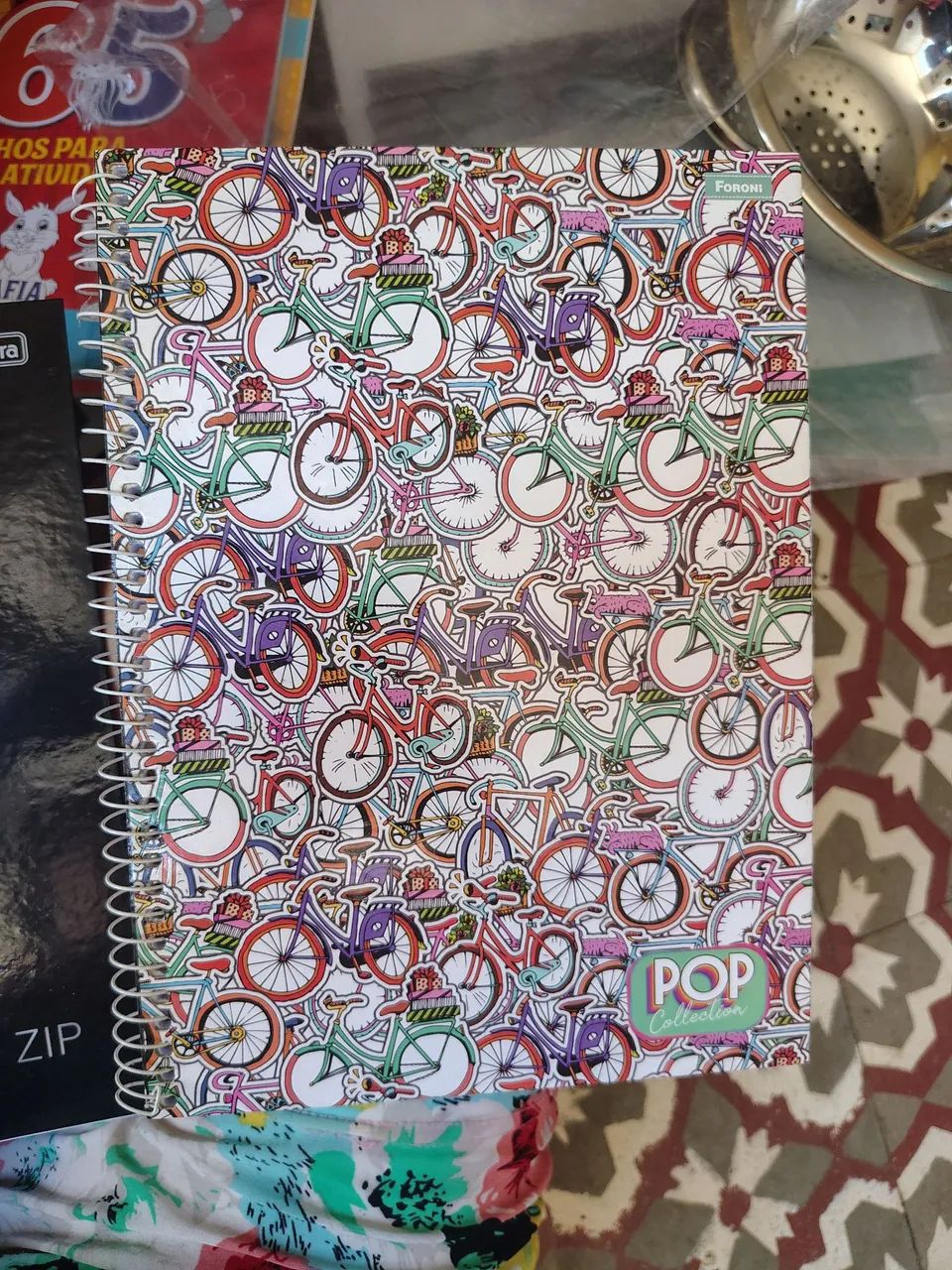  Três Cadernos de 1 matéria  - Foto 3