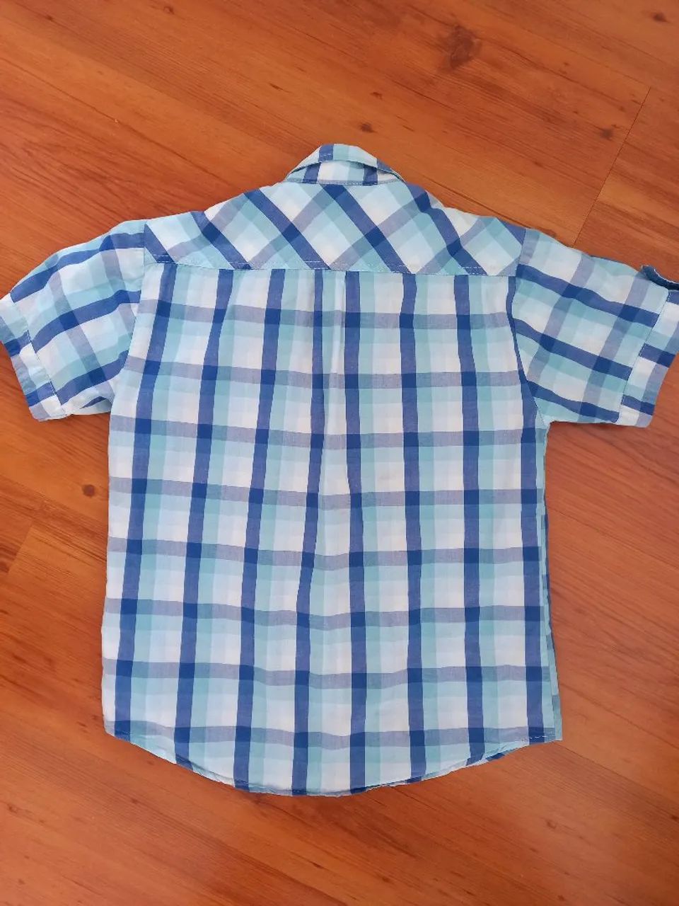 Camisa xadrez azul e branca infantil - Tamanho 8 - Foto 2