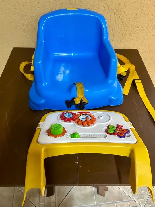 Cadeirinha Infantil com Mesa de Atividades