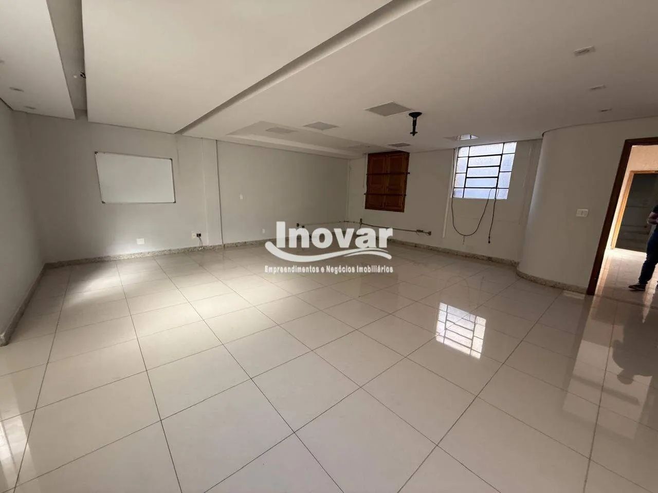 Prédio Comercial com aproximadamente 1.045m² proximo ao Mercado Central - Foto 2