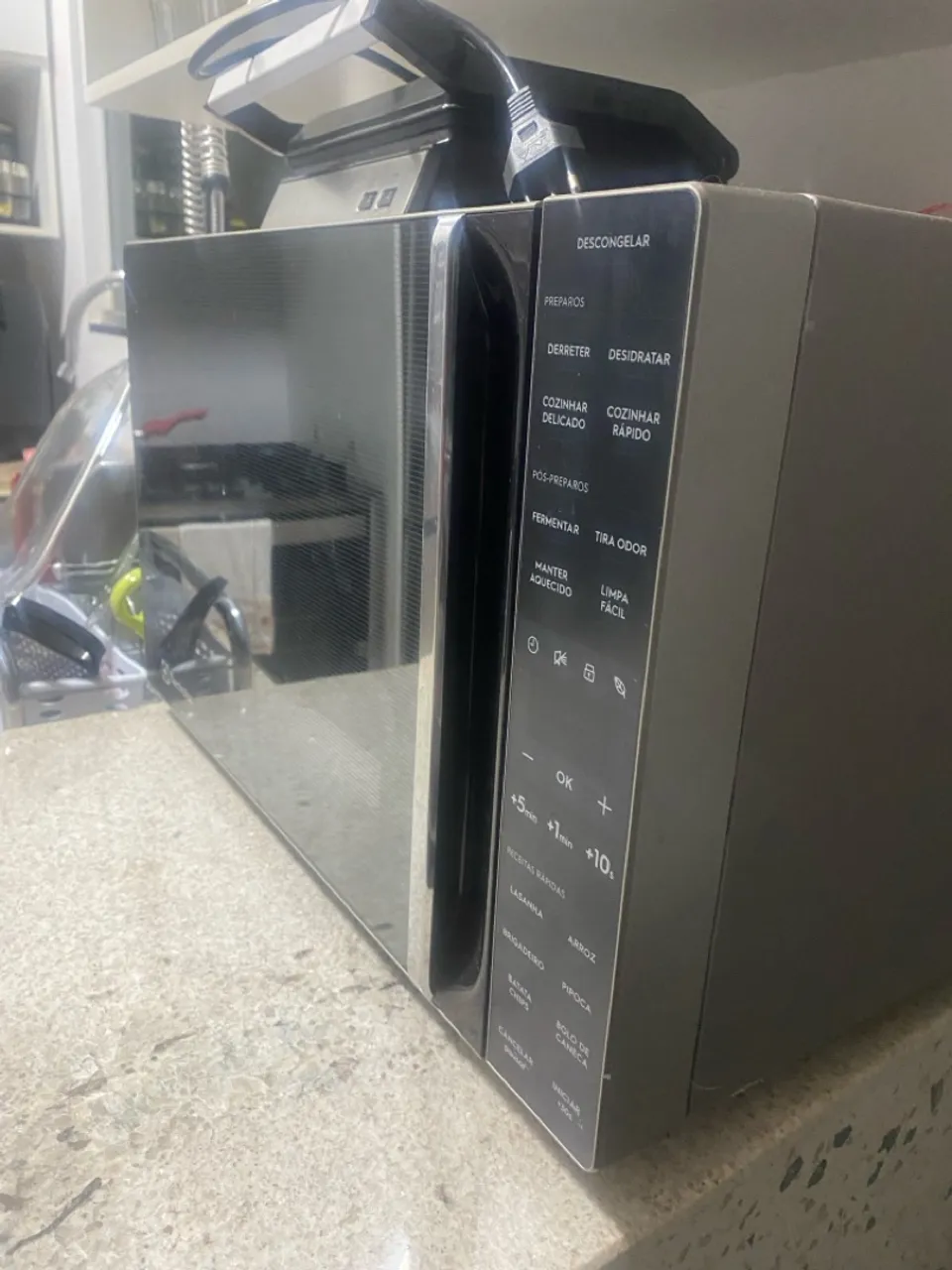 Micro-ondas Electrolux 36L vir buscar 700 para sair logo.