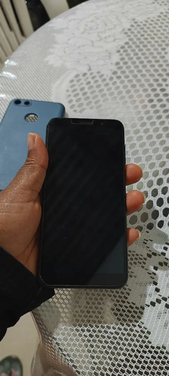 Vende-se celular Motorola moto e6