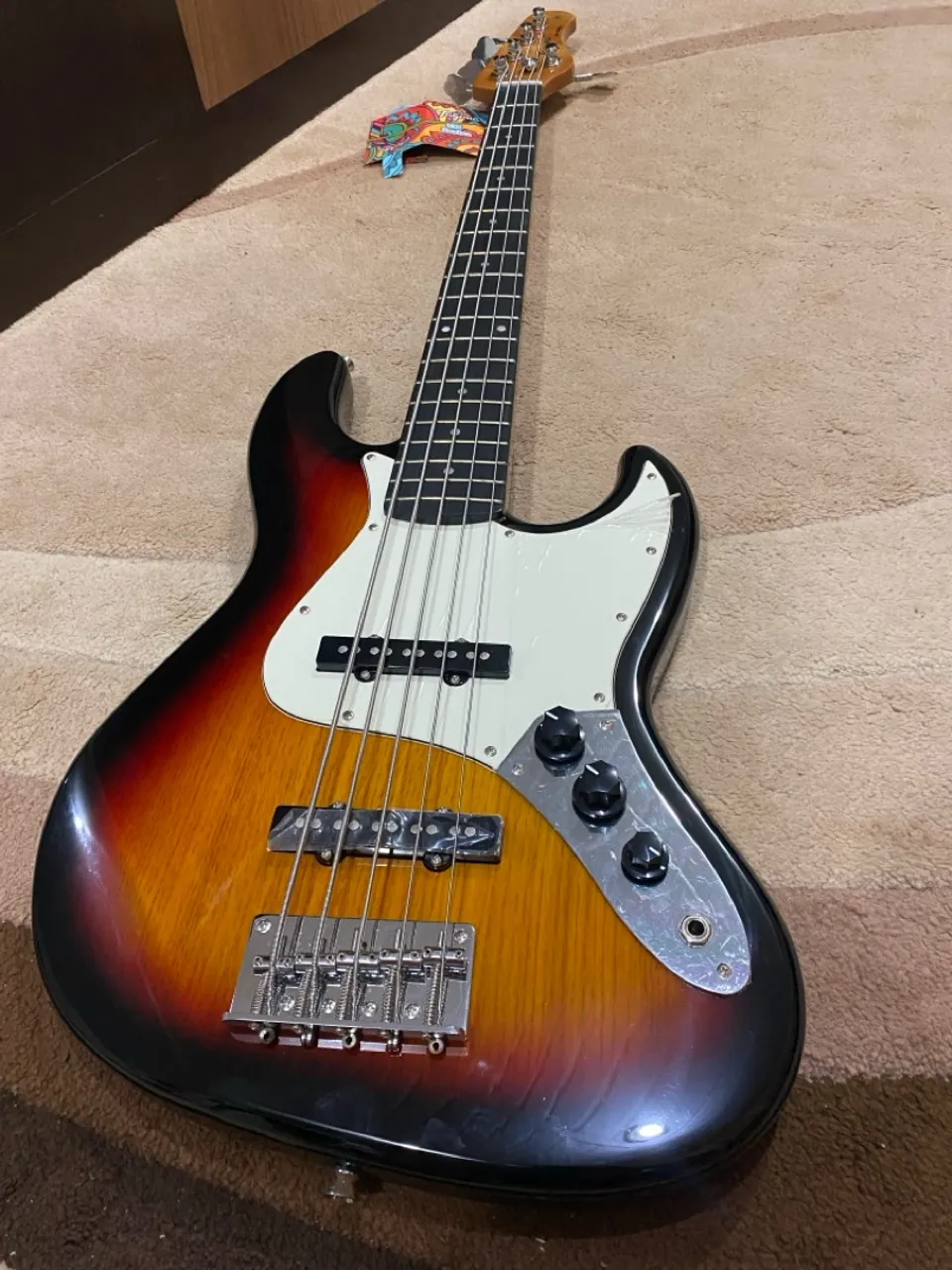 Baixo Tagima tw73 5 cordas estilo Jazz Bass Sunburst