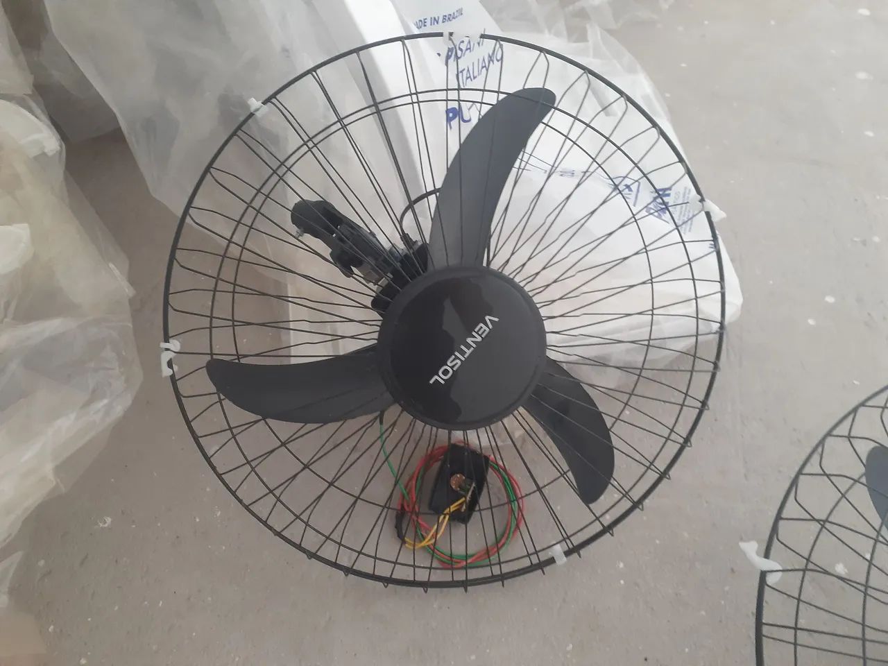 Ventilador de Parede Usado - Foto 3