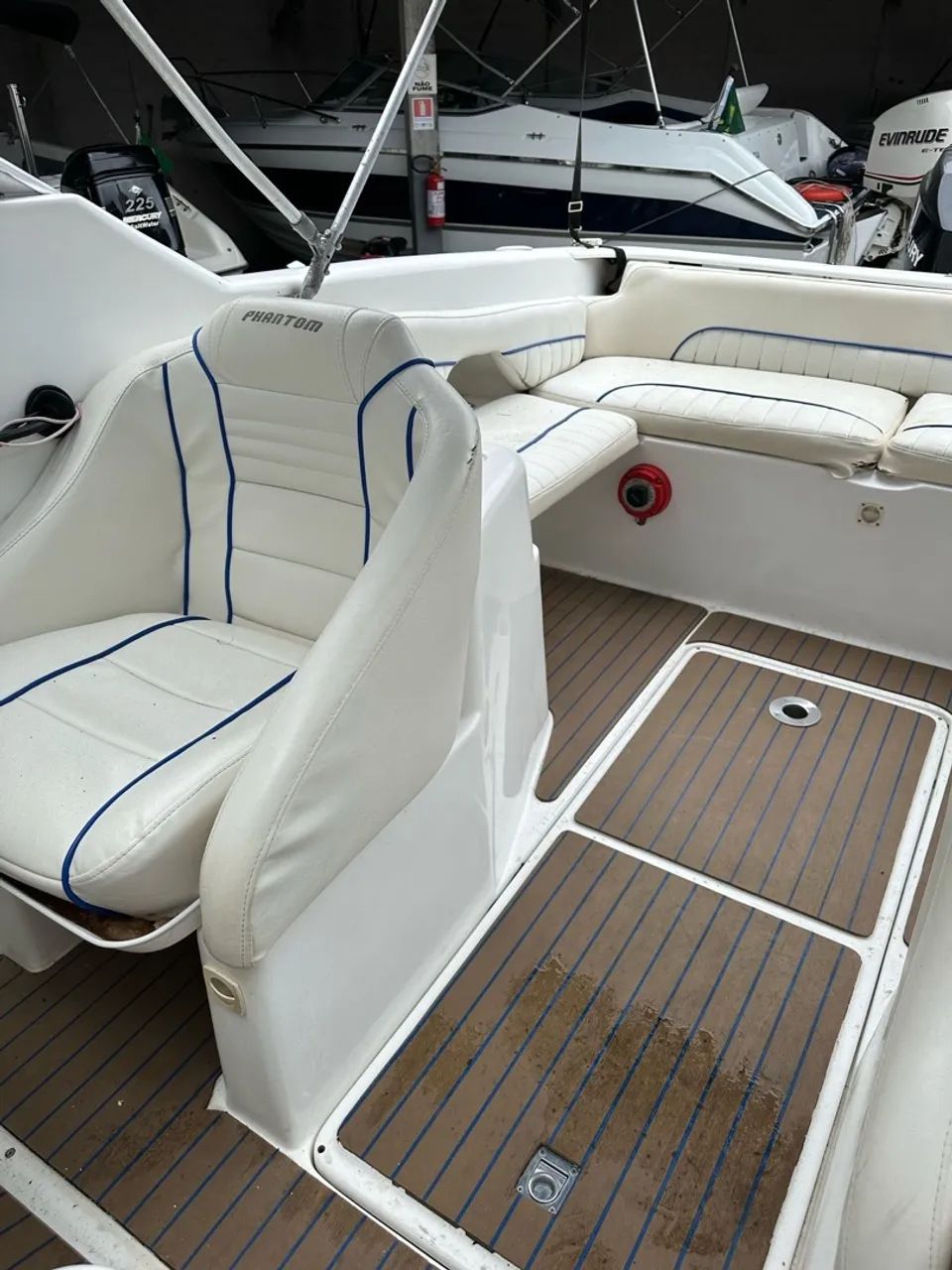 Lancha Phanton 24 pés  - Foto 4