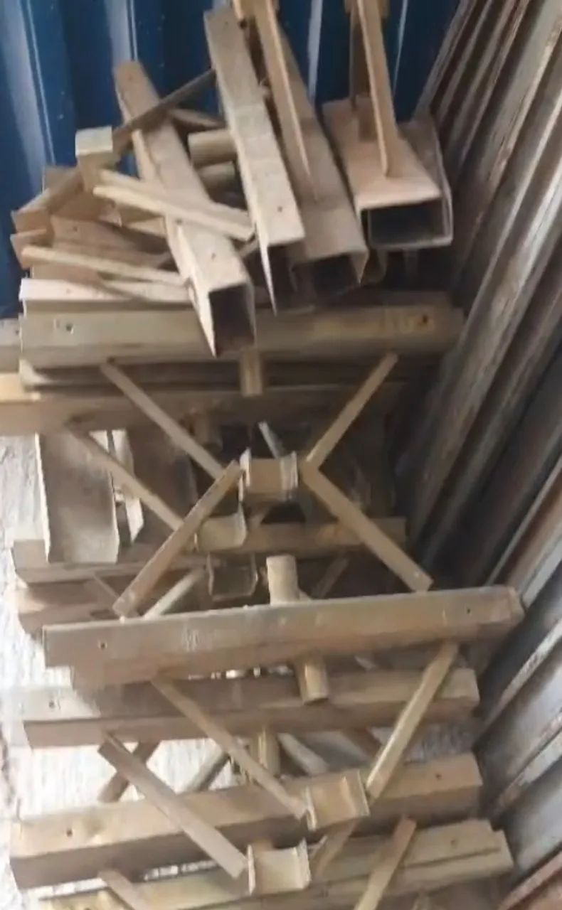 VENDO Vigas vazadas, barras de ancoragem e cruzetas para fôrma e escoramento - Foto 4